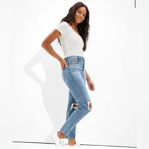 American Eagle Ripped Mom Jean - Picture 1 of 6